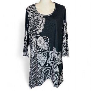 Avenue Pus Size 18/20 Asymmetrical Tunic Top Blouse Gray Black Rhinestone Detail